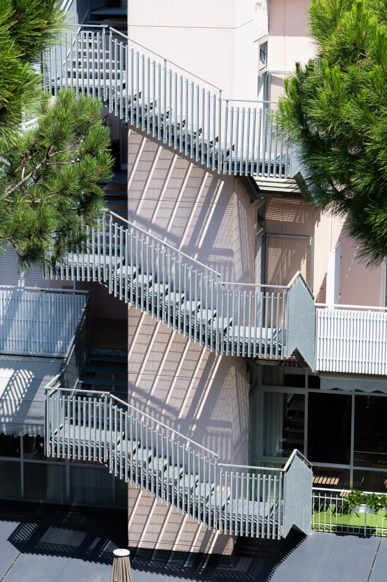Hotel Chery Milano Marittima Exterior photo